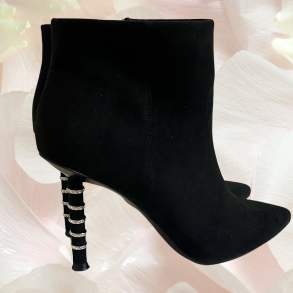 JLO Jennifer Lopez Porchia 2 Black Ankle Bootie Size 8M Spike Heel - Picture 1 of 9